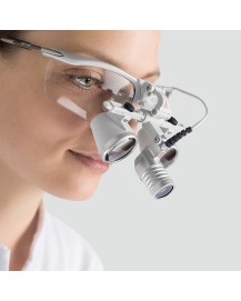 HEINE LoupeLight2 avec loupes binoculaires HR 2.5x