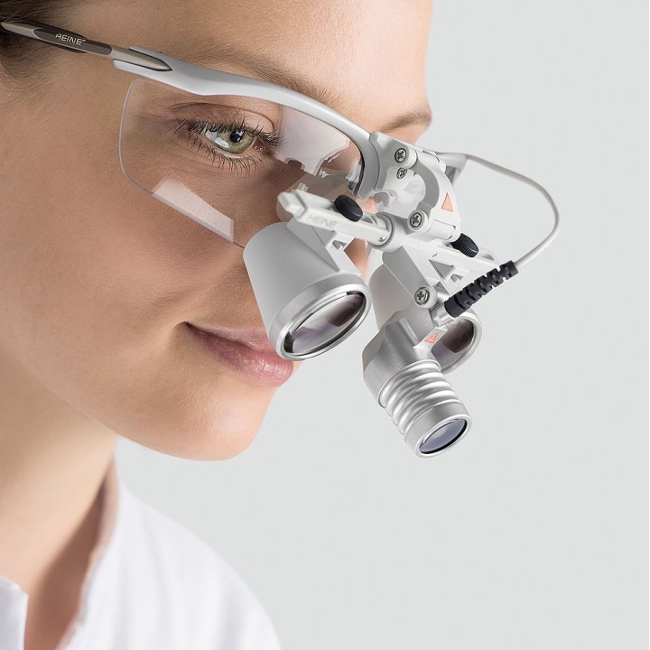 HEINE LoupeLight 2 with HR 2.5x Binocular loupes