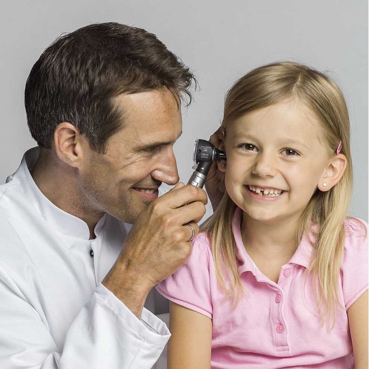 HEINE mini 3000 LED F.O. Otoscope with handle